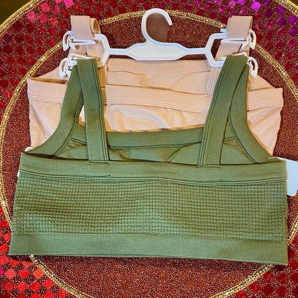 🌸2 Pack Comfort Bras Seamless - Picture 2 of 5